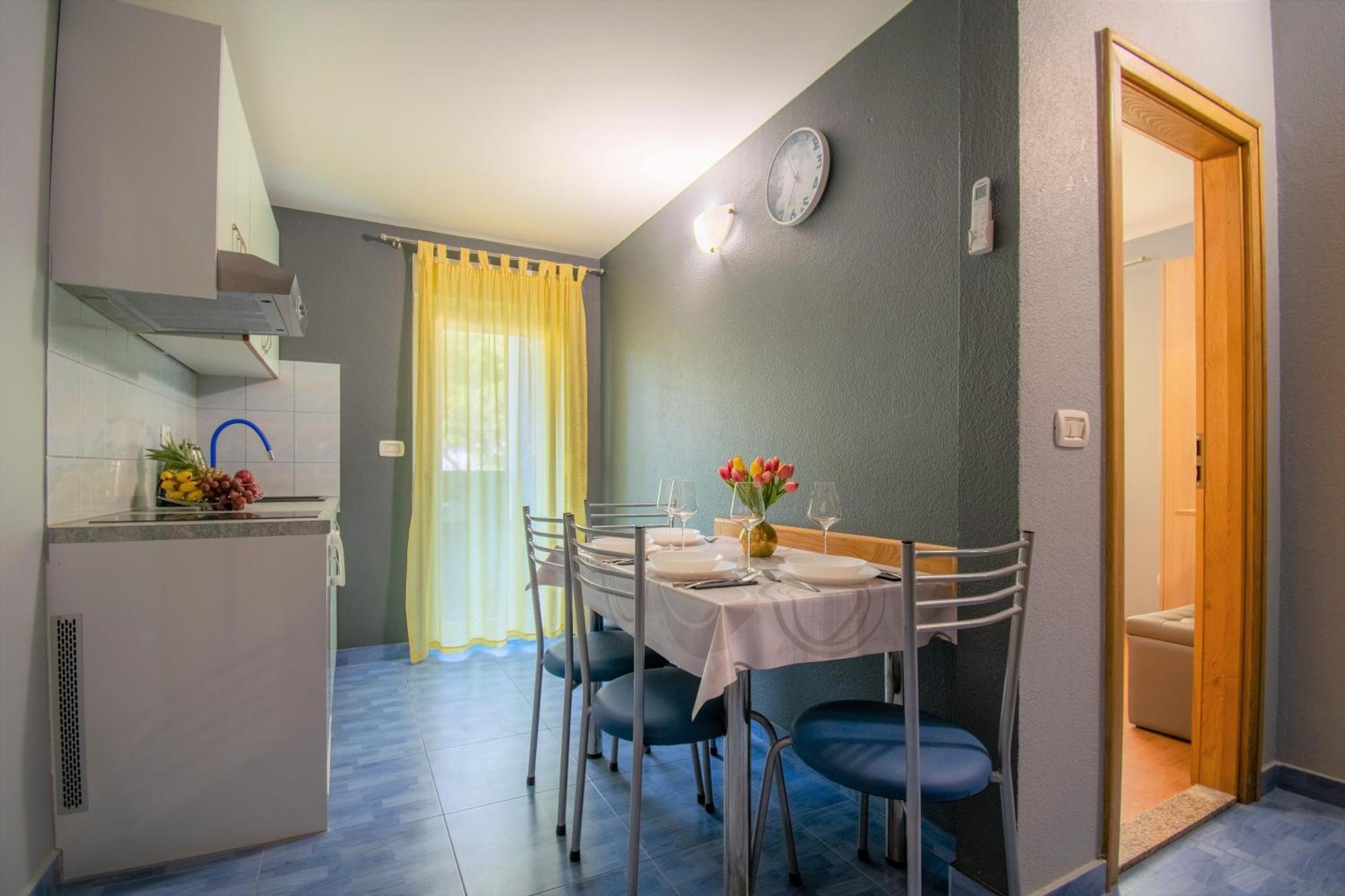Apartments Hudovernik Baška Voda Exteriör bild